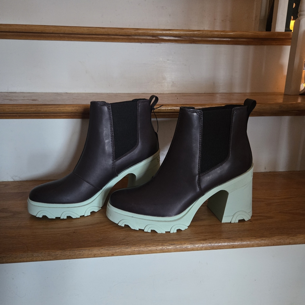 Sorel Women's Waterproof Leather Heeled Boots - Brown/ Mint Green Sz 10 NWT